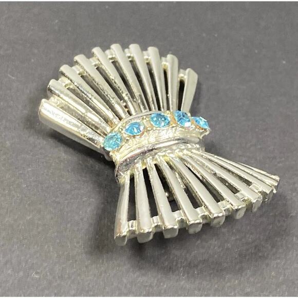 Vintage Mid-Century Wheat Sheaf Silver Tone Blue Rhinestone Brooch Pin - Picture 9 of 13